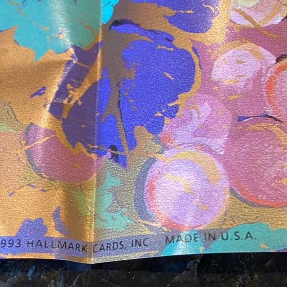 Vintage 1993 HALLMARK Wine Grapes in Metallic Splendor Gift Wrap (2 Sheets) - Picture 2 of 9